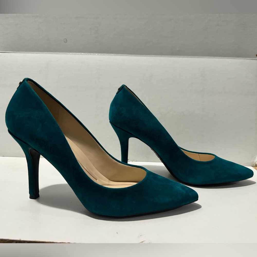 NWIB Nine West Fifth 9x9 in medium blue